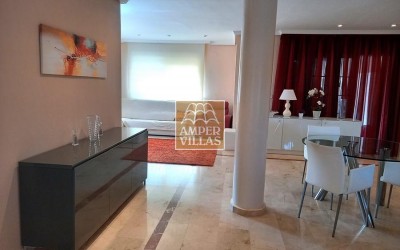 Beautiful and spacious villa in the centre of Albir with private pool.